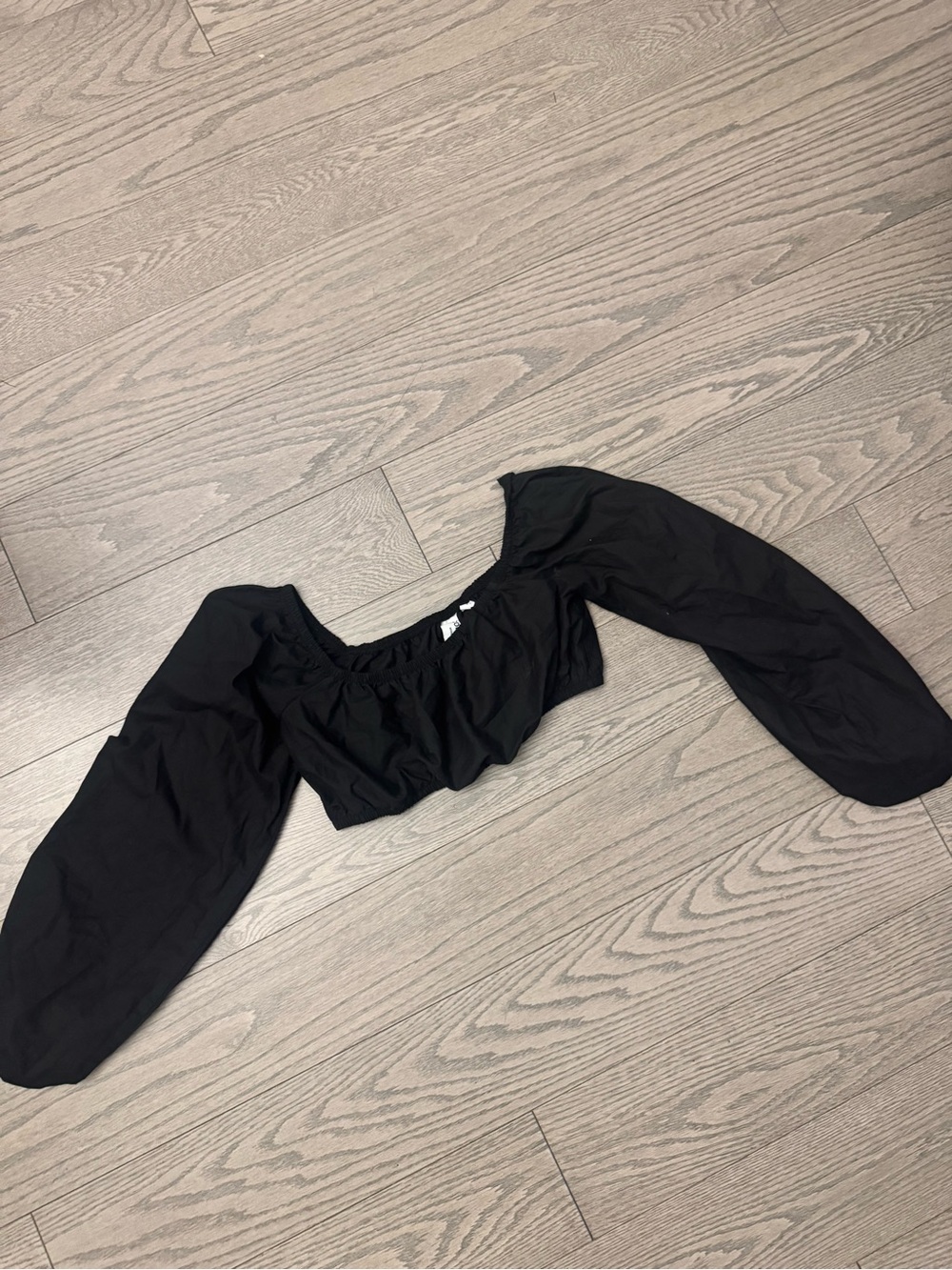 Black Long Sleeve Crop Top